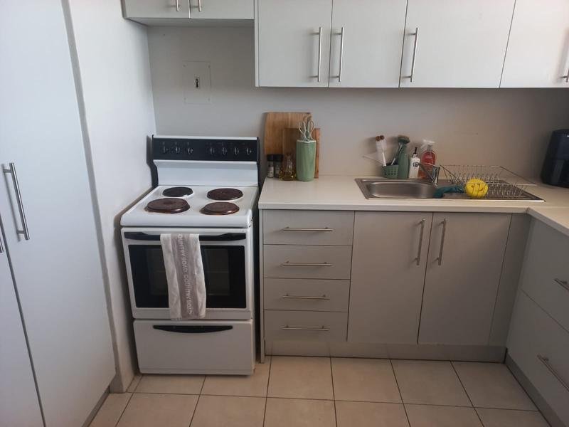 2 Bedroom Property for Sale in Loevenstein Western Cape